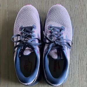 Brooks Ghost Women's Lavender and Navy Sneakers